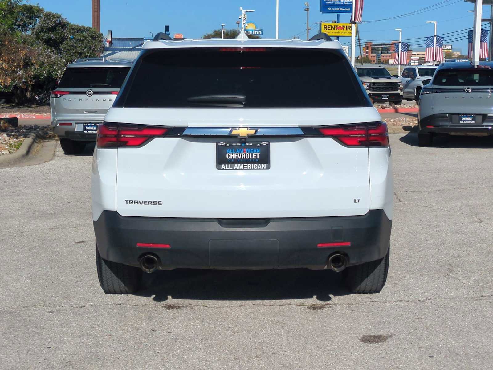 Used 2023 Chevrolet Traverse LT image 7