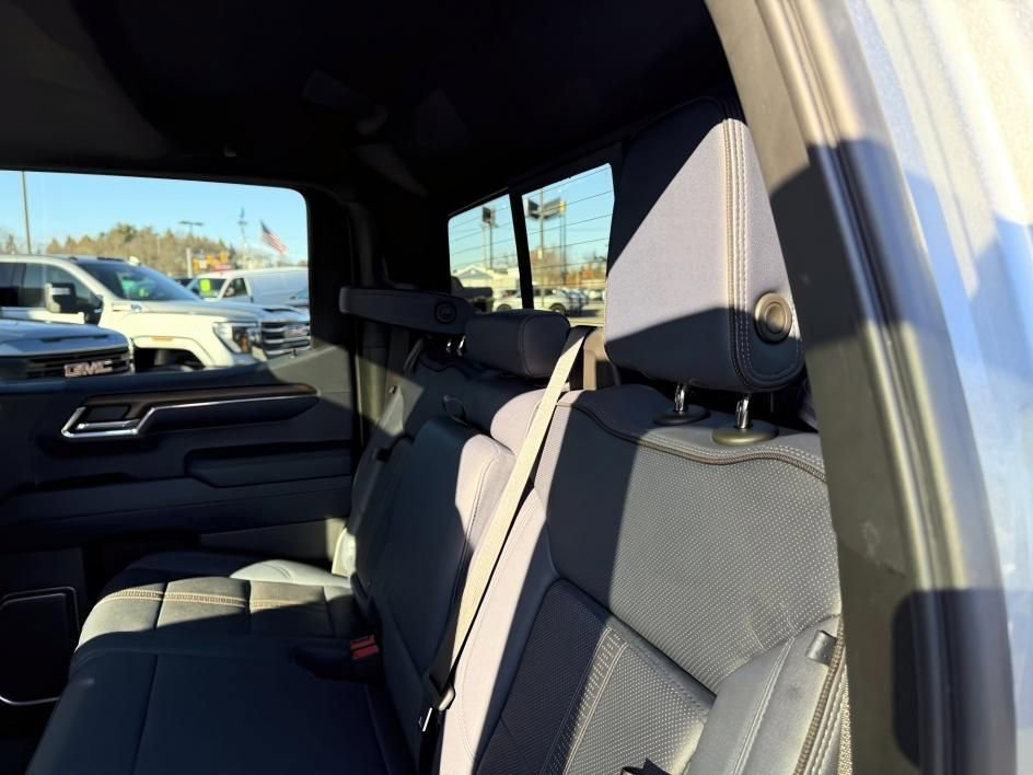 Used 2023 Chevrolet Silverado 1500 High Country w/ Z71 Off-Road Package image 8