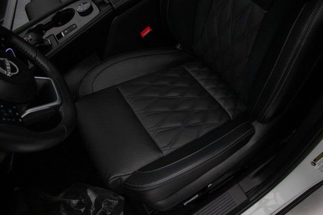 Used 2024 Nissan Rogue Platinum w/ Platinum Premium Package image 30