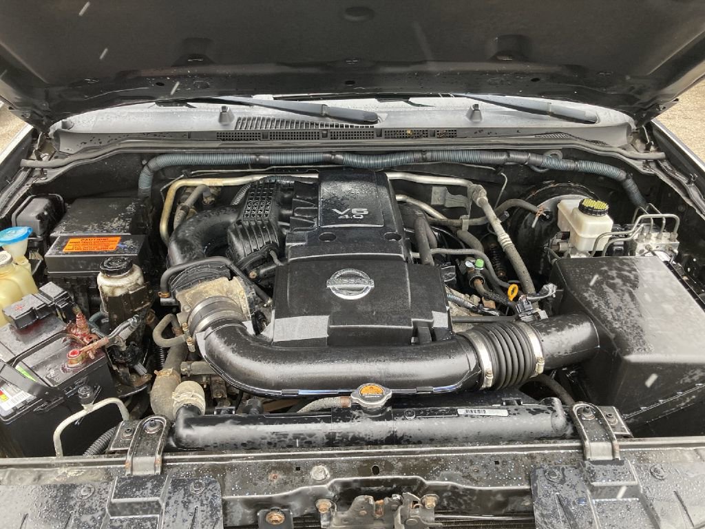 Used 2012 Nissan Frontier SV image 16