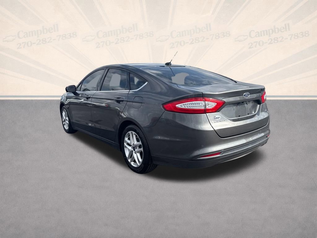 Used 2016 Ford Fusion SE image 3