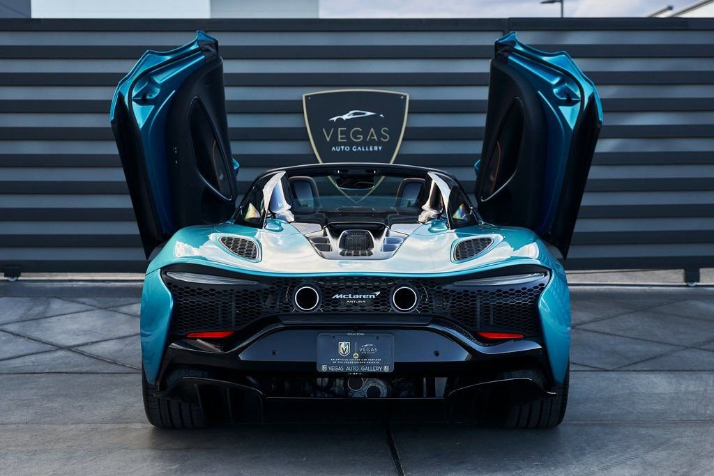 Used 2025 McLaren Artura Spider image 22