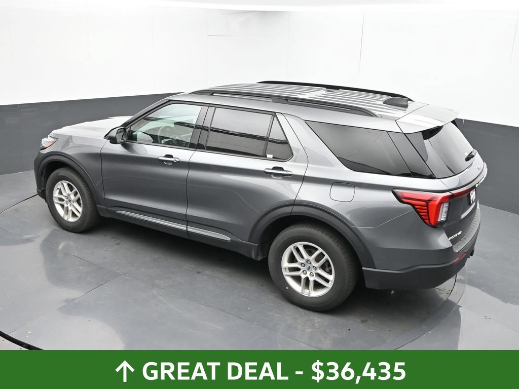 Used 2025 Ford Explorer Active AWD/4WD image 39
