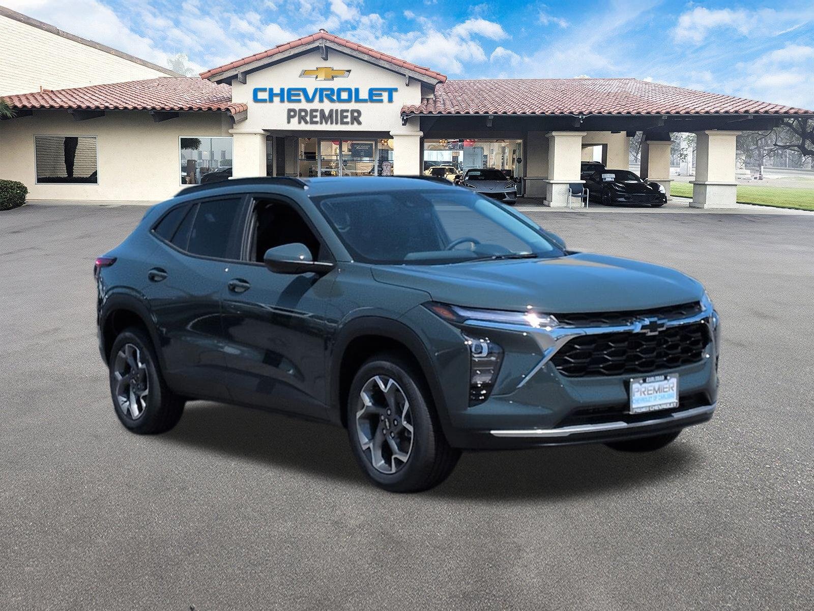 New 2026 Chevrolet Trax LT w/ Driver Confidence Package FWD image 2