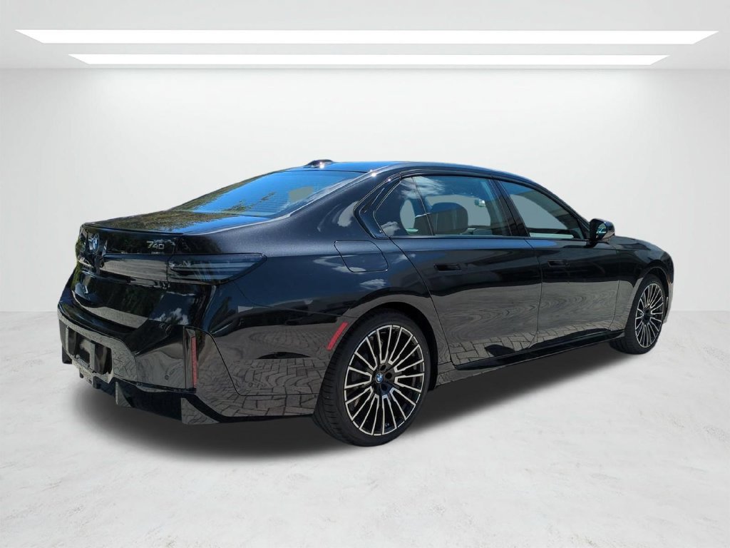 New 2027 BMW 740i w/ Executive Package RWD image 4