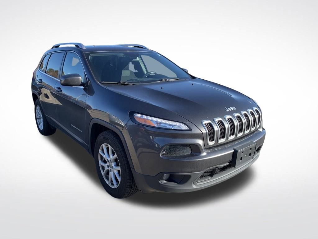 Used 2017 Jeep Cherokee Latitude w/ Cold Weather Group image 8