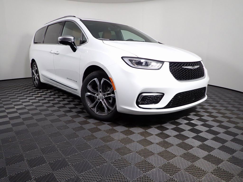 New 2026 Chrysler Pacifica Pinnacle