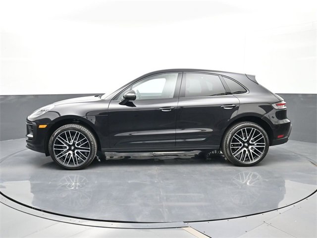 New 2026 Porsche Macan image 2