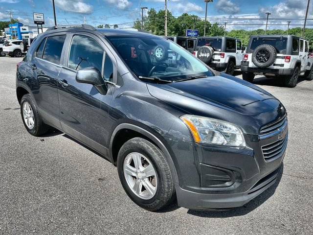 Used 2016 Chevrolet Trax LT w/ LT Convenience Package AWD/4WD image 10