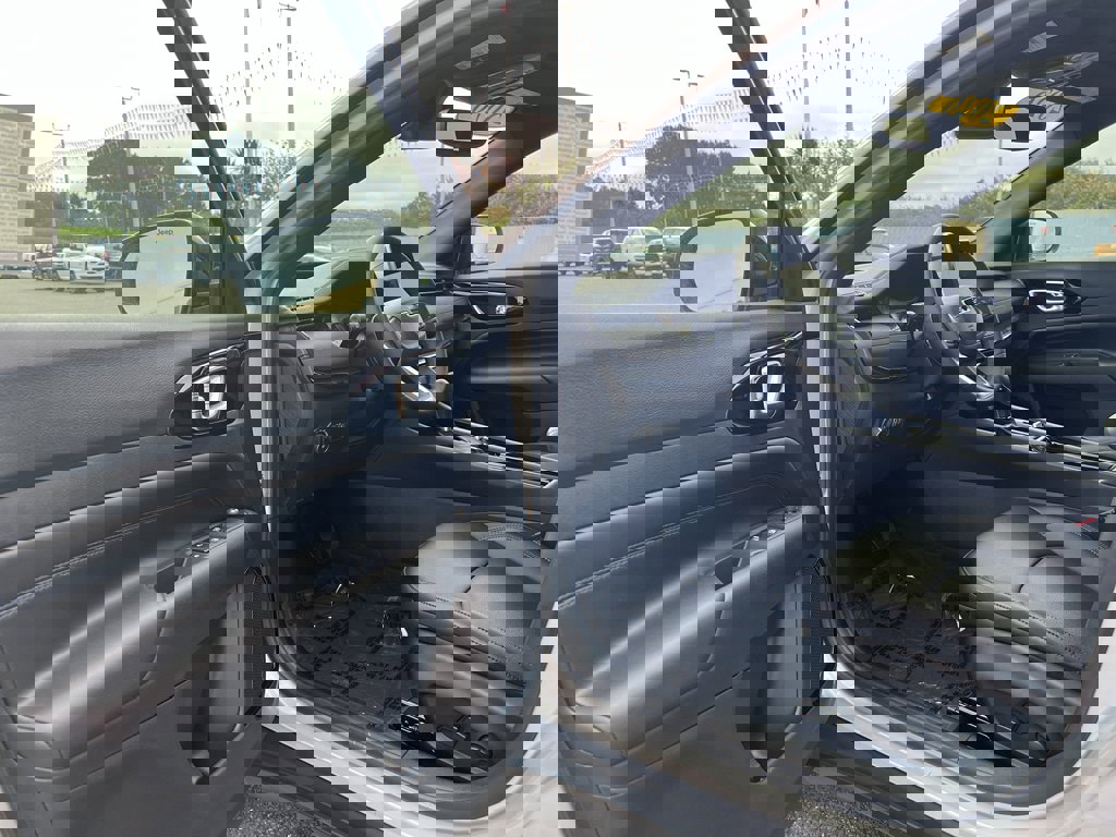 New 2026 Jeep Compass Limited image 10