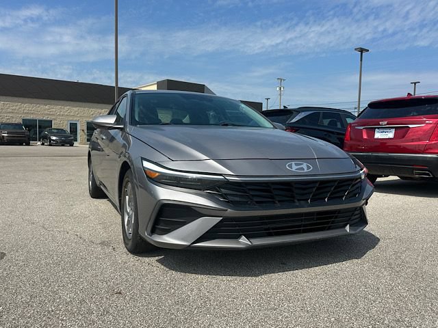 Used 2024 Hyundai Elantra SE FWD image 9