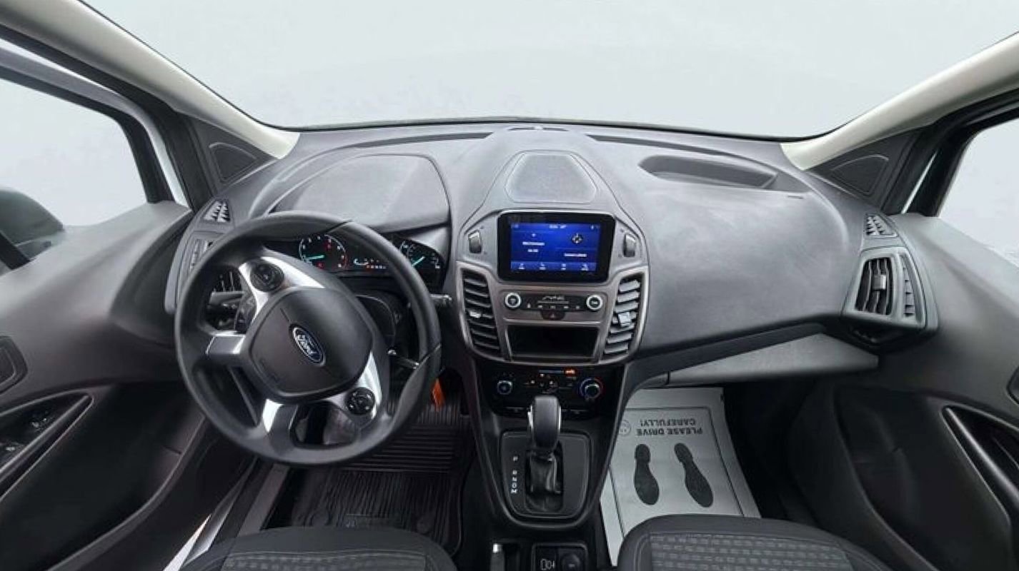 Used 2023 Ford Transit Connect XLT image 9