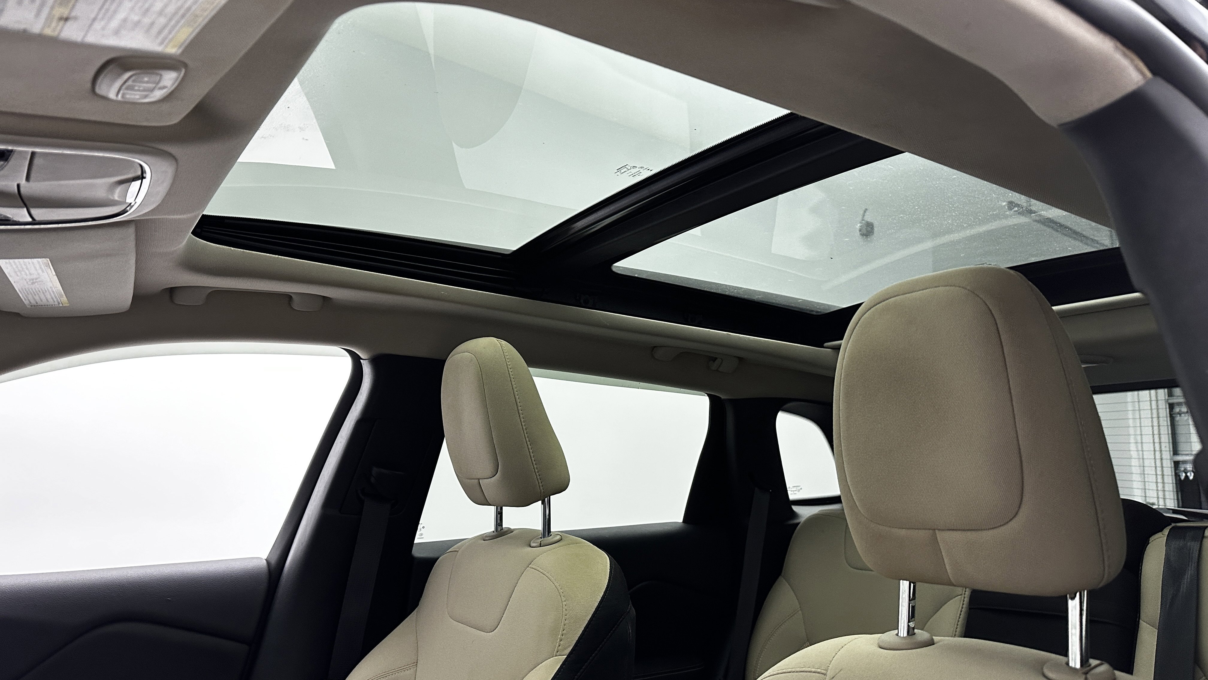 Used 2016 Jeep Cherokee 75th Anniversary image 5