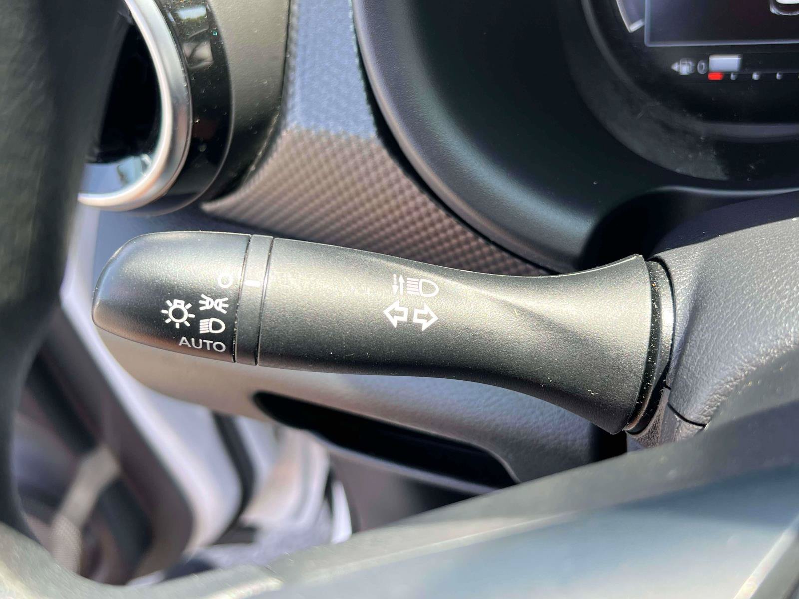 Used 2024 Nissan Kicks SV FWD image 17