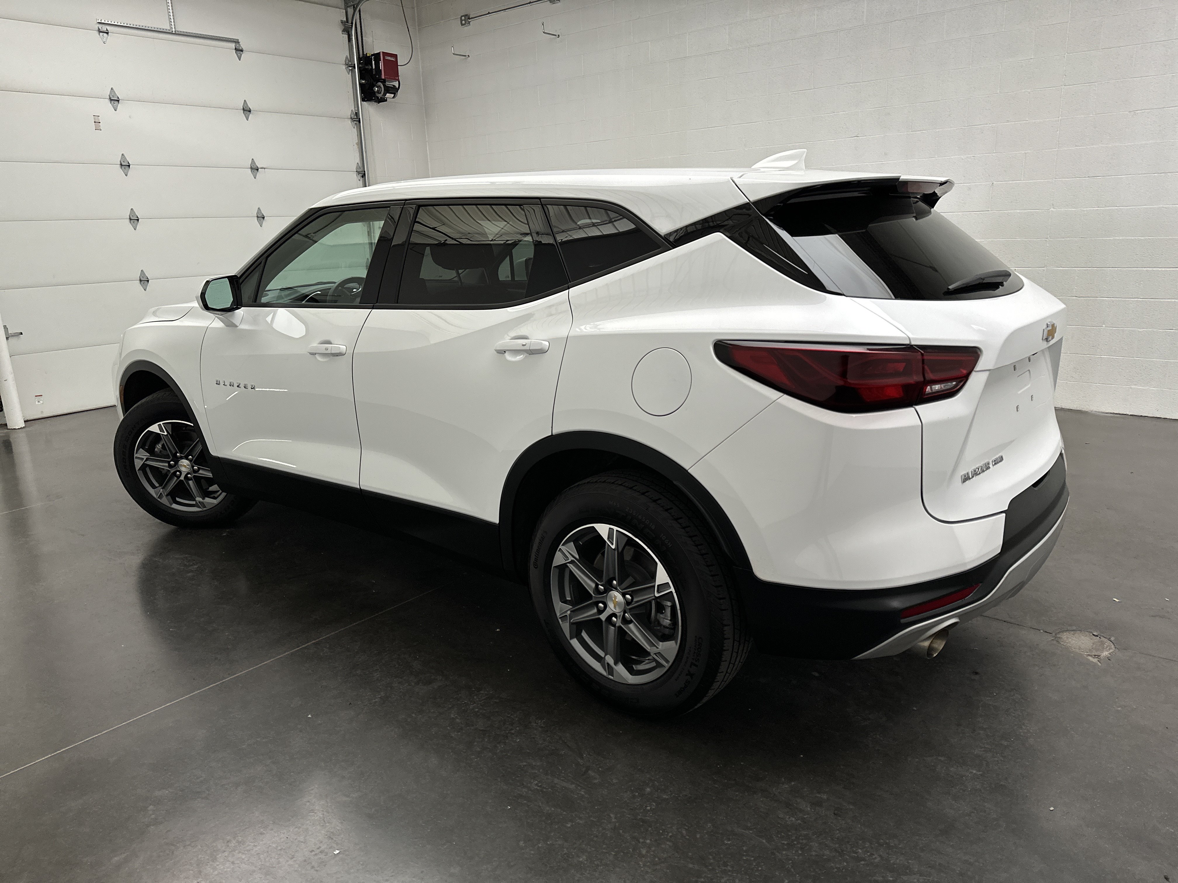 Used 2025 Chevrolet Blazer LT AWD/4WD image 6