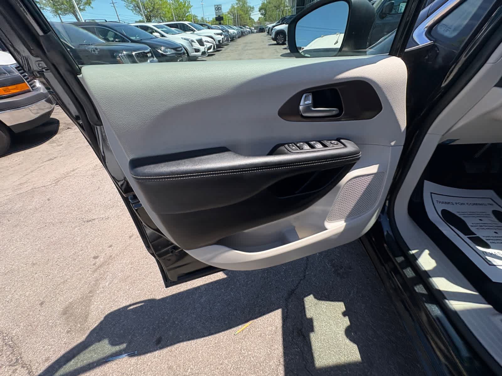 Used 2023 Chrysler Voyager LX FWD image 13