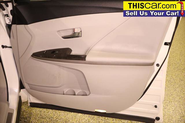 Used 2015 Toyota Venza LE FWD image 33