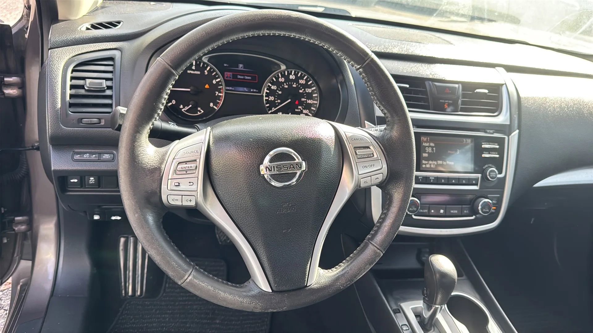 Used 2017 Nissan Altima 2.5 SV image 9