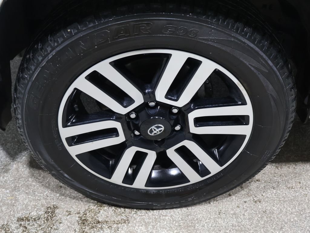 Used 2023 Toyota 4Runner Limited image 9