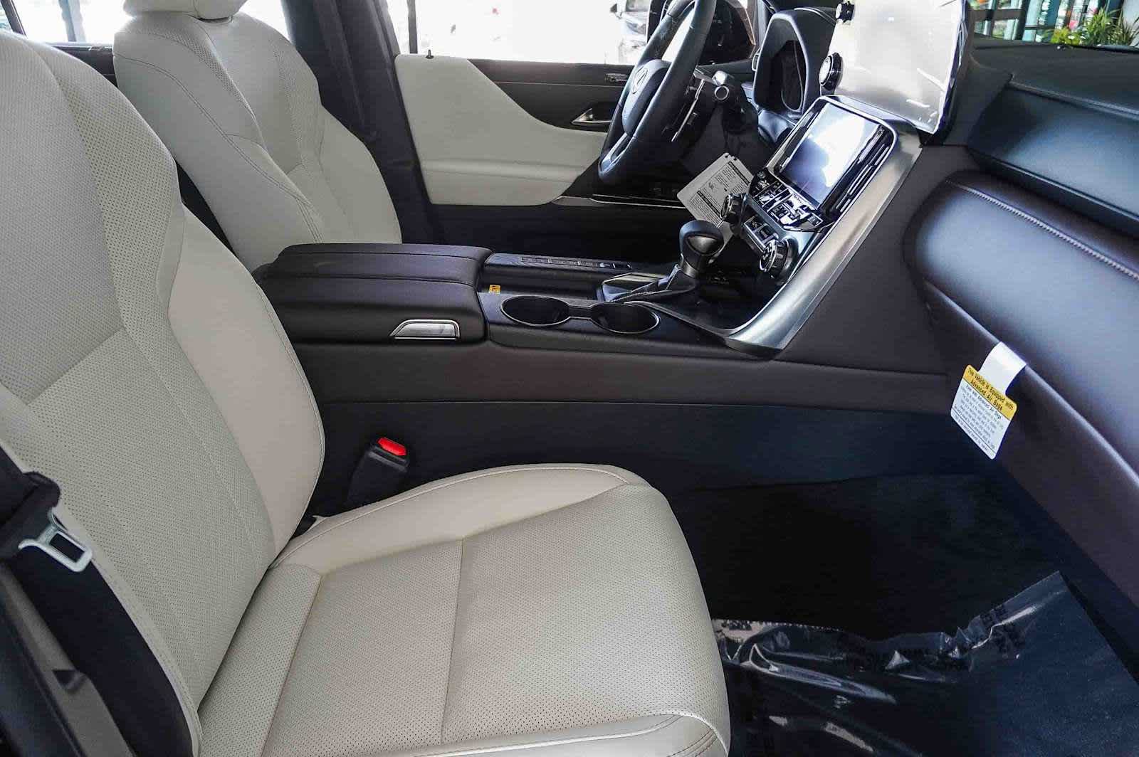 New 2026 Lexus LX 600 4WD w/ Luxury Package image 19