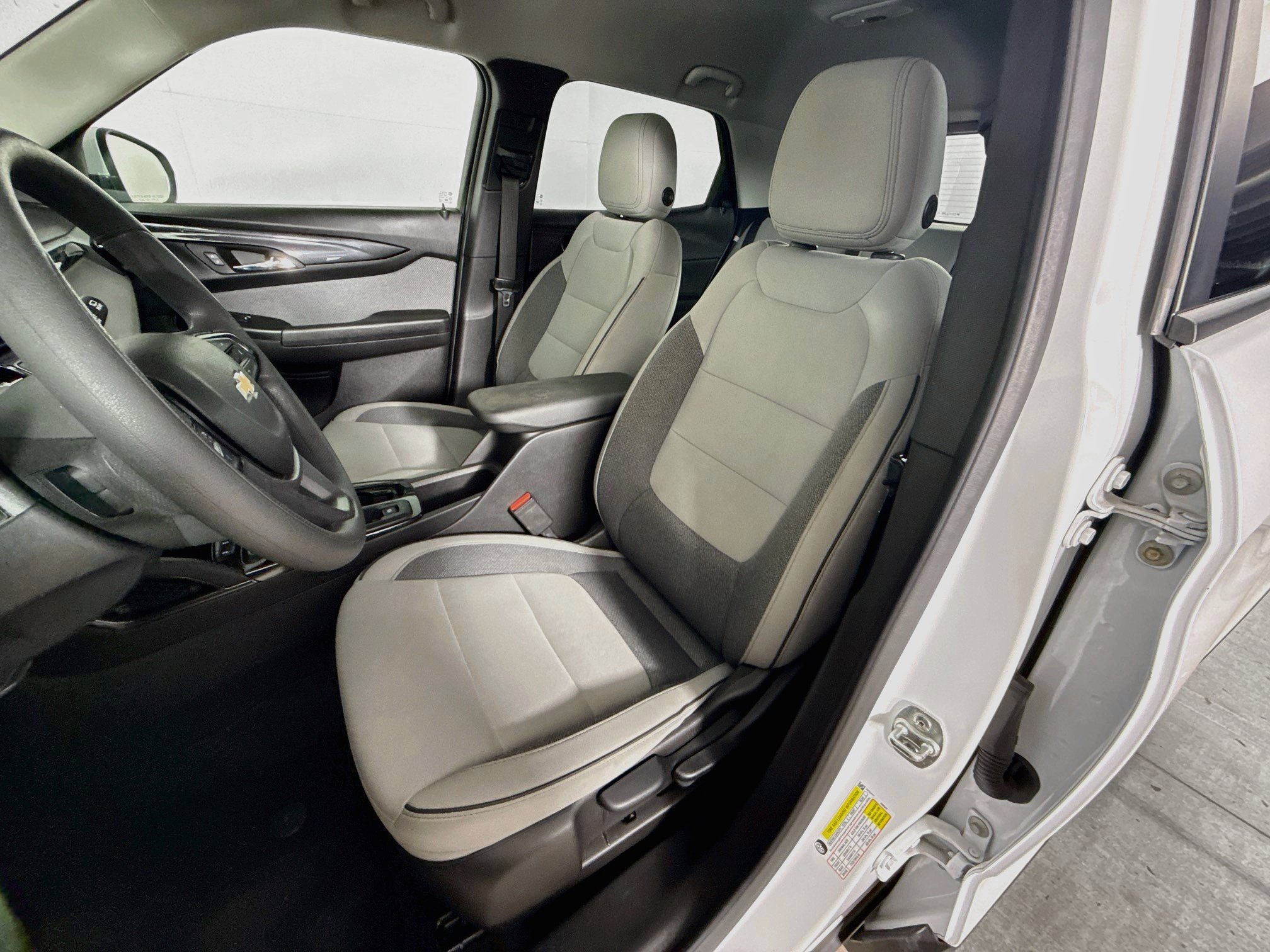 Used 2025 Chevrolet TrailBlazer LT FWD image 24