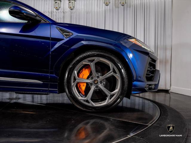 Used 2020 Lamborghini Urus AWD/4WD image 17