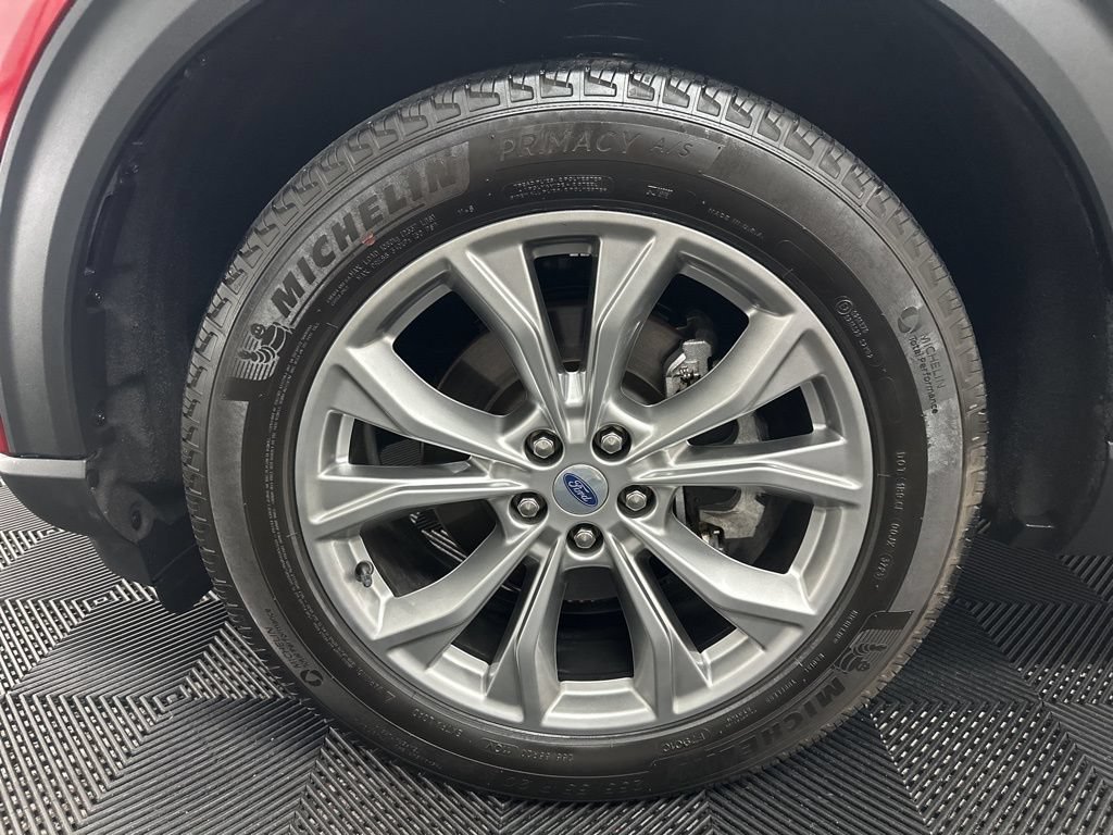 Used 2023 Ford Explorer XLT w/ Equipment Group 202A AWD/4WD image 40
