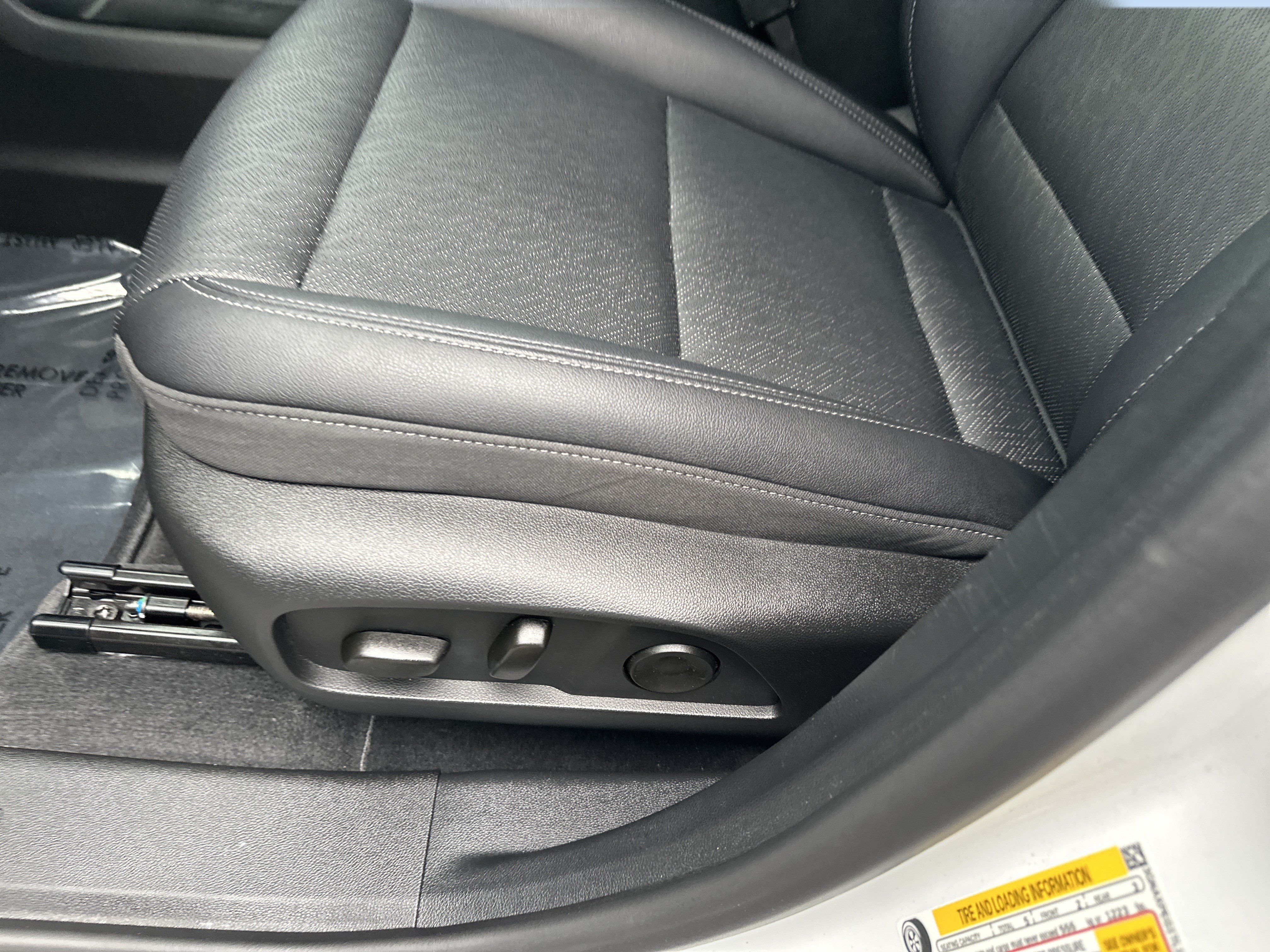 Certified 2026 Chevrolet Equinox LT w/ Convenience Package II AWD/4WD image 10
