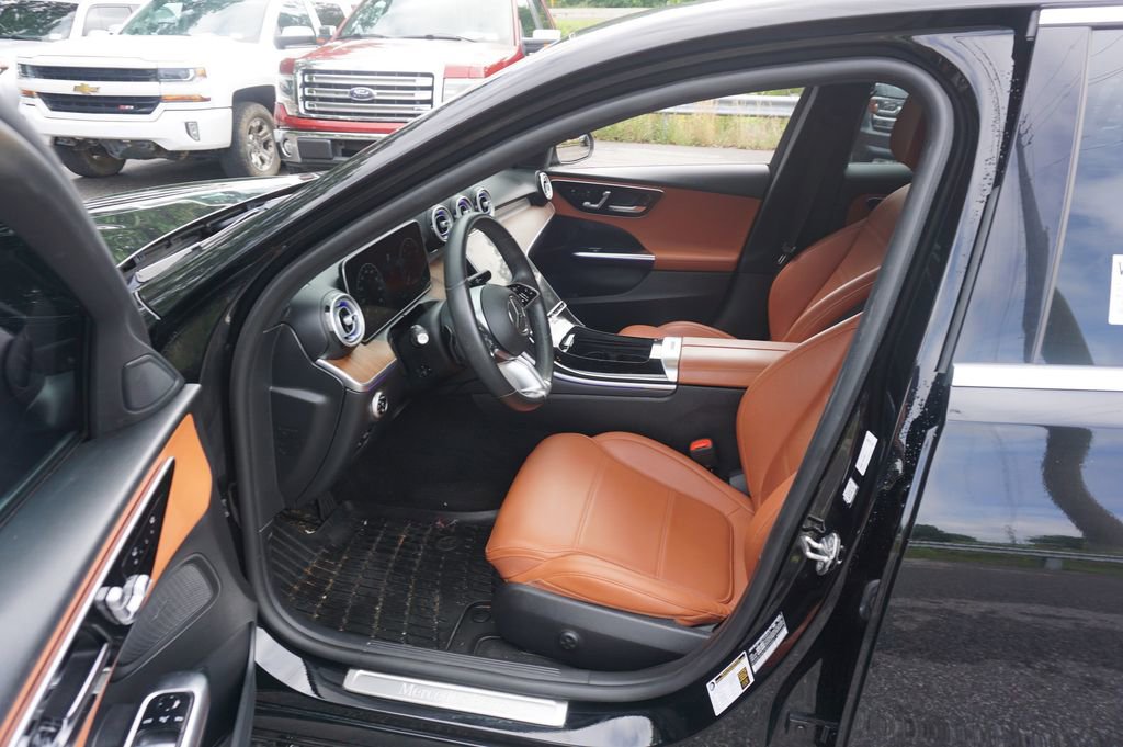 Used 2022 Mercedes-Benz C 300 Sedan w/ Exclusive Trim Package image 2