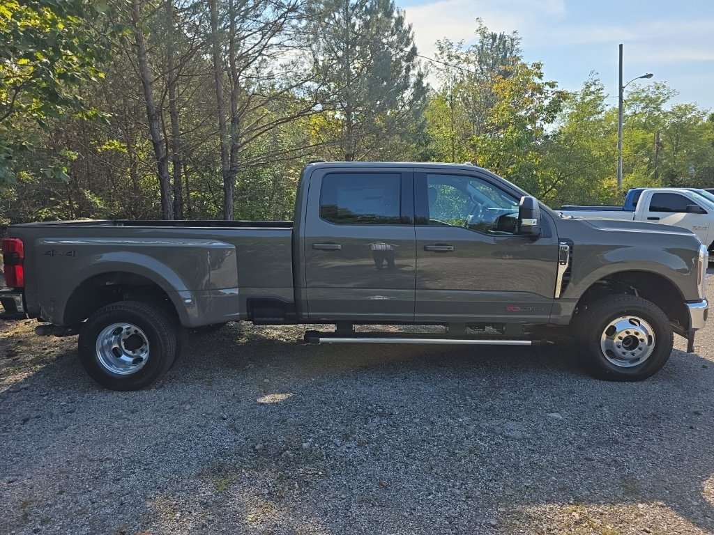 New 2027 Ford F350 XLT w/ XLT Premium Package AWD/4WD image 13