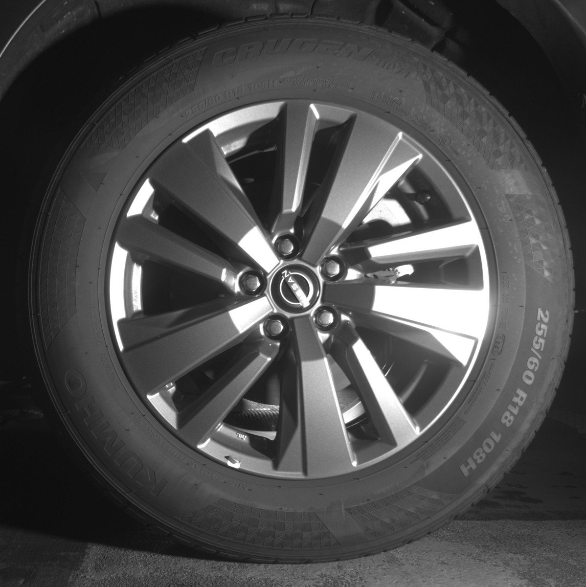 Used 2025 Nissan Pathfinder SV image 14