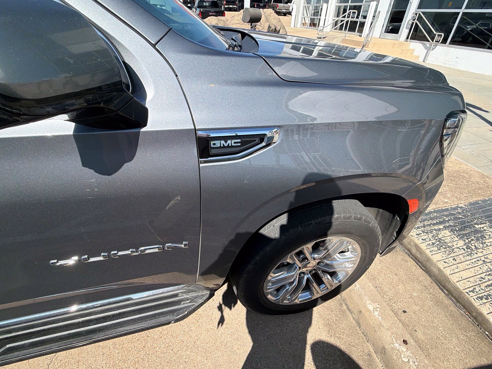 Used 2021 GMC Yukon SLT w/ SLT Luxury Plus Package RWD image 23