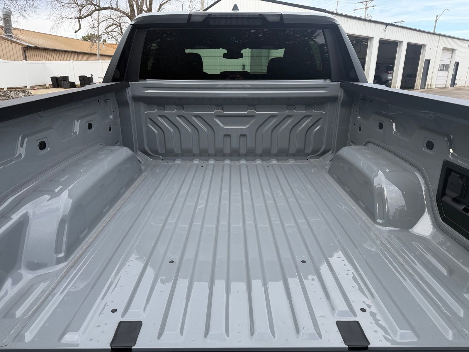 Used 2026 GMC Sierra EV Elevation image 38