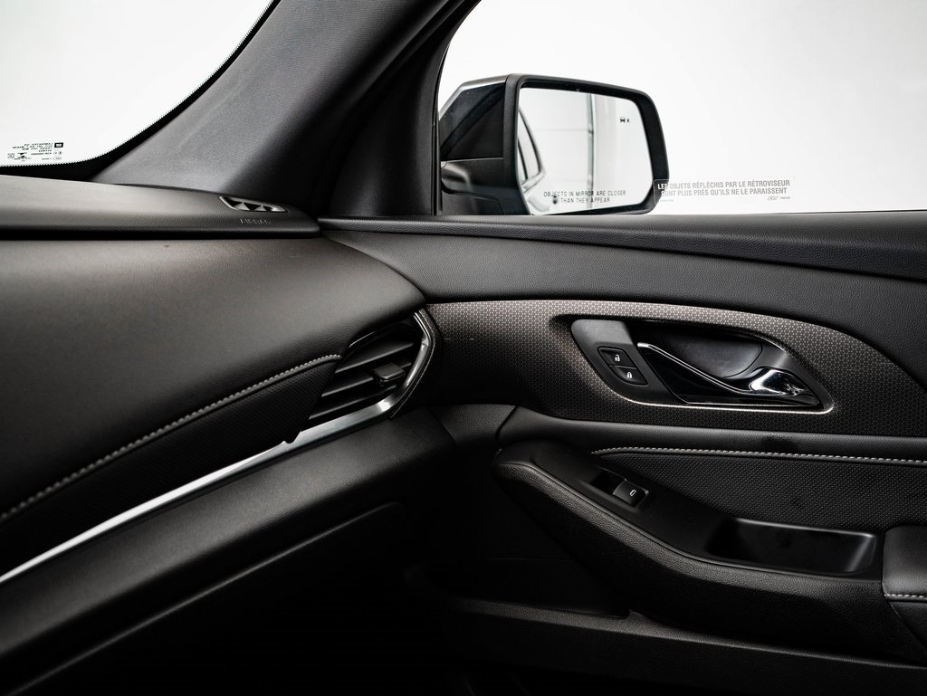 Used 2023 Chevrolet Traverse Premier image 41