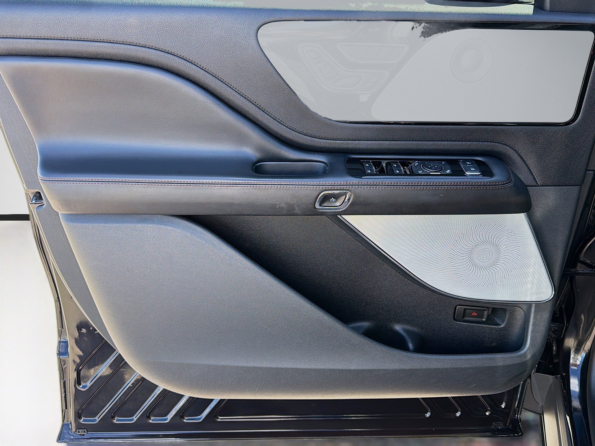 Used 2020 Lincoln Aviator Grand Touring w/ Equipment Group 302A image 22