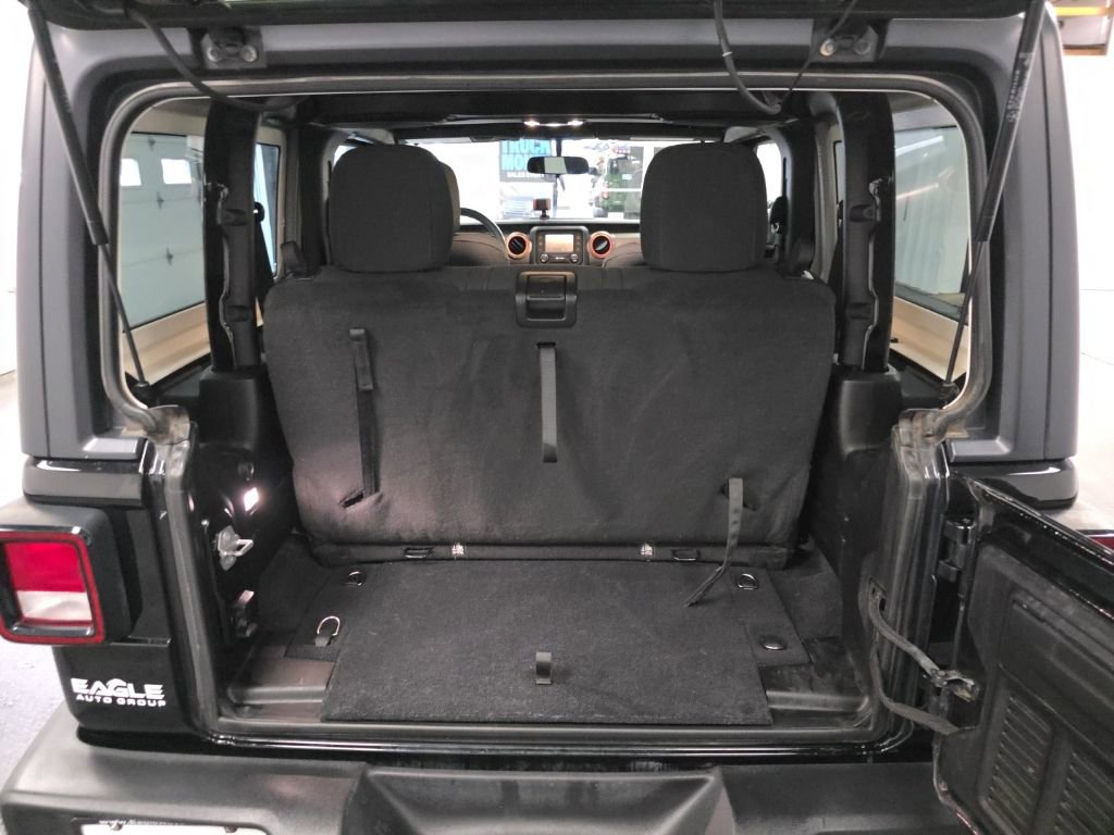 Used 2019 Jeep Wrangler Sport AWD/4WD image 31