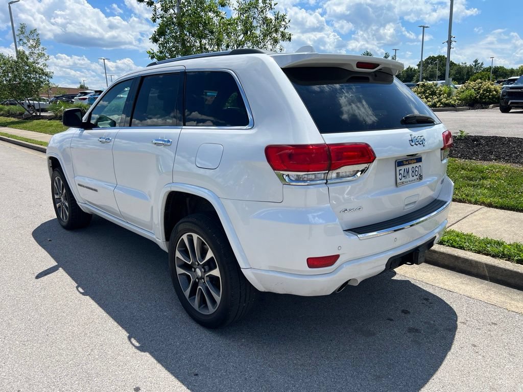 Used 2017 Jeep Grand Cherokee Overland AWD/4WD image 4