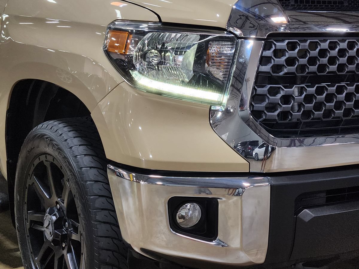 Used 2020 Toyota Tundra SR5 w/ SR5 Leather Package AWD/4WD image 13