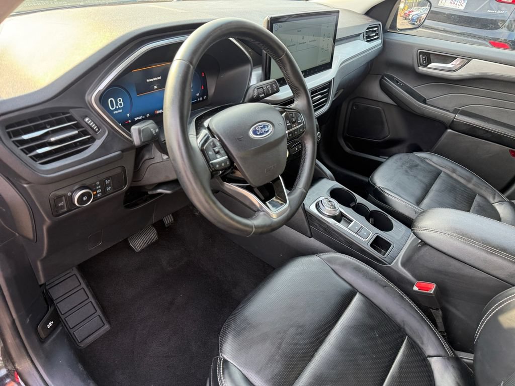 Used 2025 Ford Escape Platinum AWD/4WD image 29
