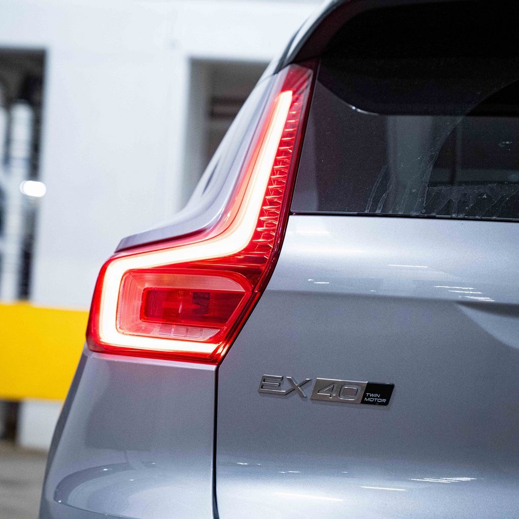 New 2026 Volvo EX40 Plus w/ Climate Package image 5