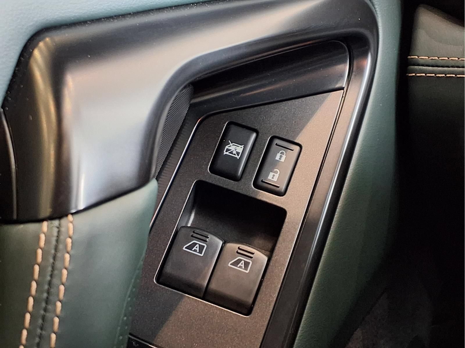 Used 2024 Nissan GT-R w/ Floor Mat Package AWD/4WD image 24