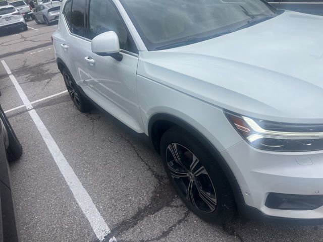 Used 2020 Volvo XC40 T4 Inscription w/ Protection Package Premier FWD image 6