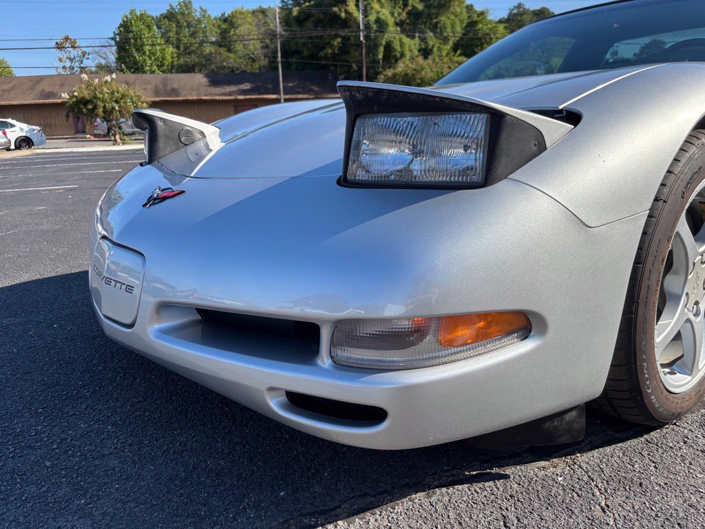 Used 2001 Chevrolet Corvette Coupe w/ Preferred Equipment Group2 RWD image 13