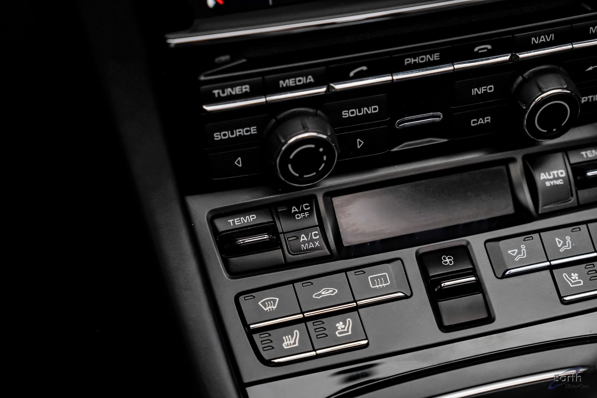 Used 2015 Porsche 911 Turbo image 64