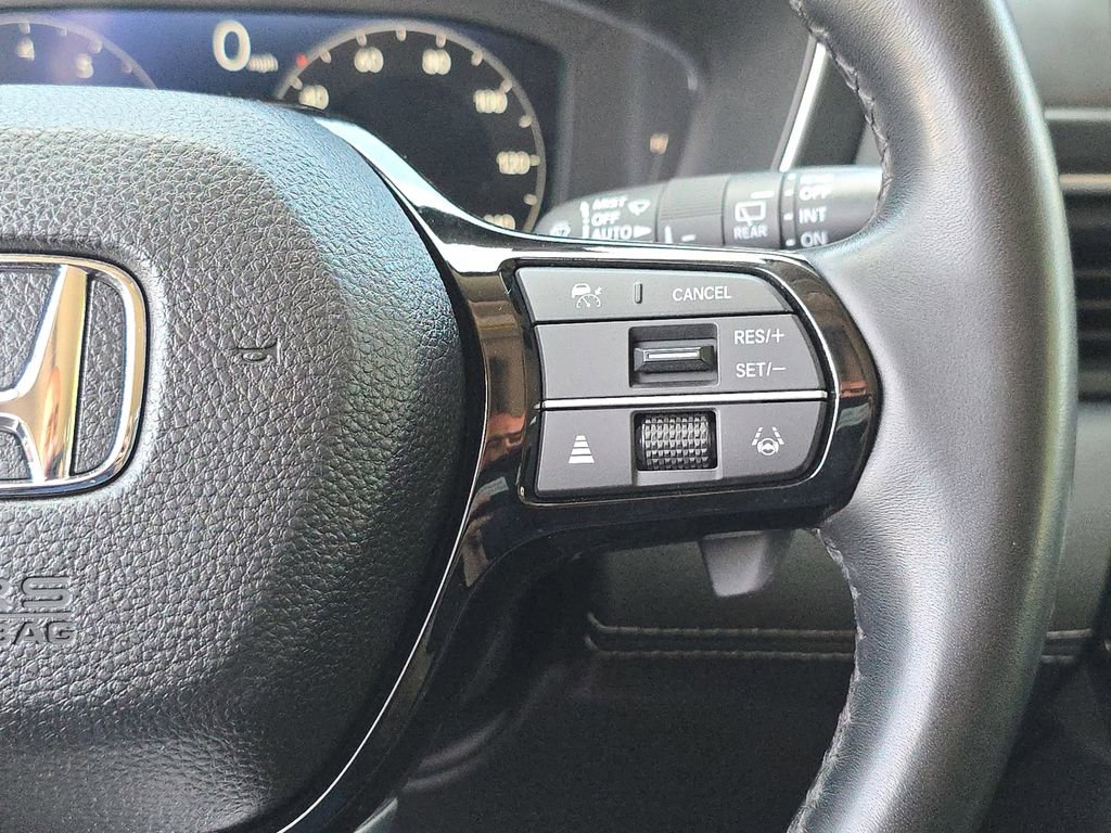 Used 2023 Honda Pilot Elite image 25