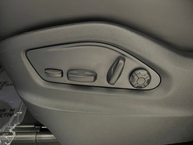 Used 2026 Porsche Cayenne Coupe image 31