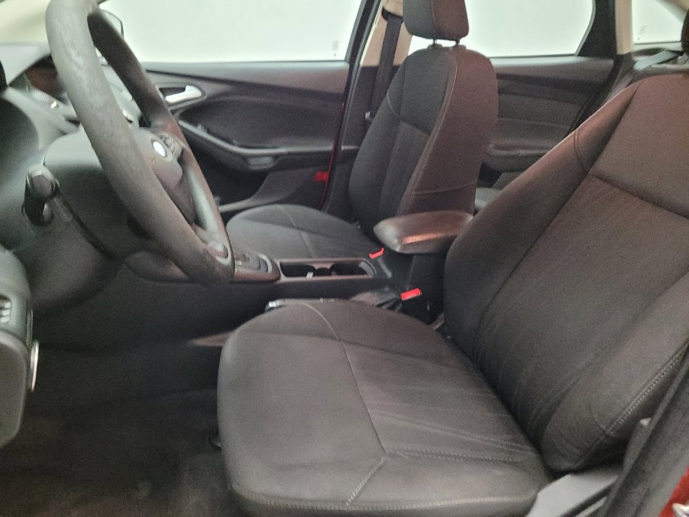 Used 2018 Ford Focus SE FWD image 17