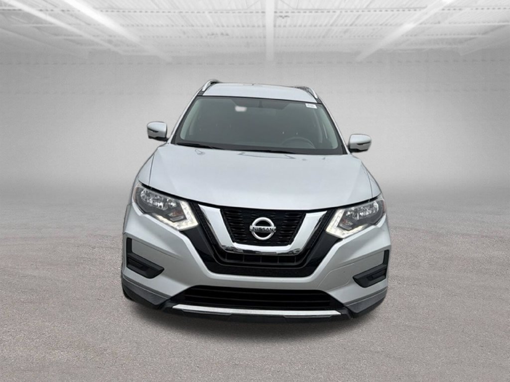 Used 2017 Nissan Rogue SV w/ SV Premium Package AWD/4WD image 2
