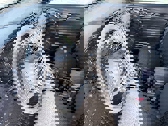 Certified 2017 Nissan Rogue SV w/ SV Premium Package image 17