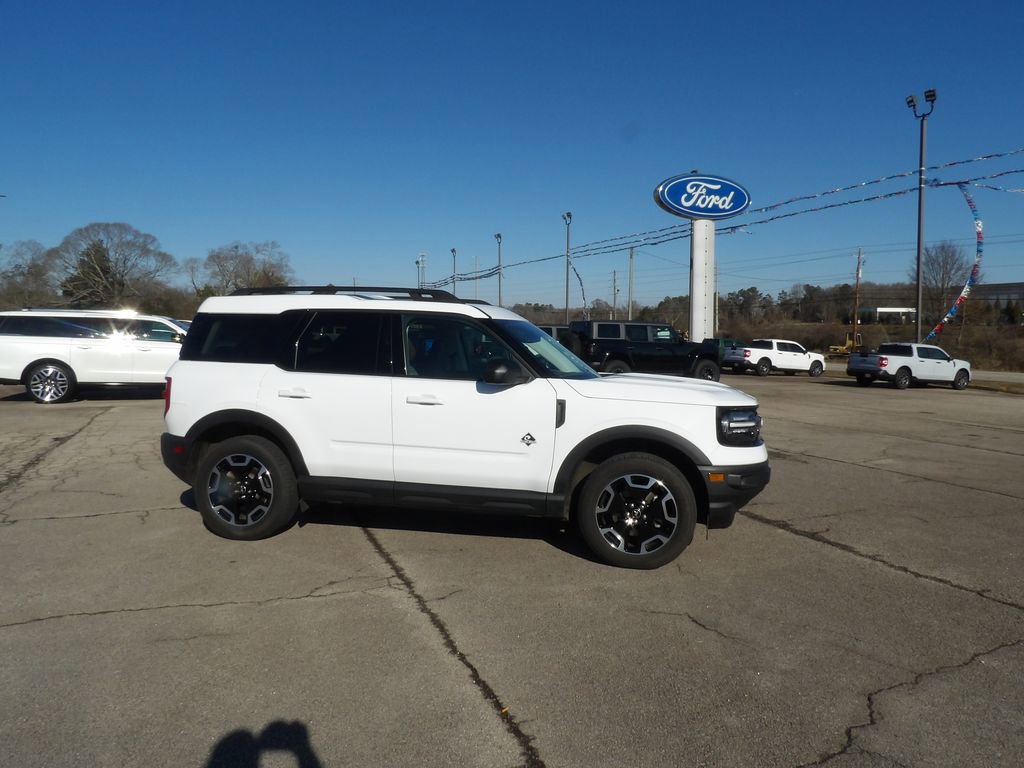 Used 2023 Ford Bronco Sport Outer Banks image 1